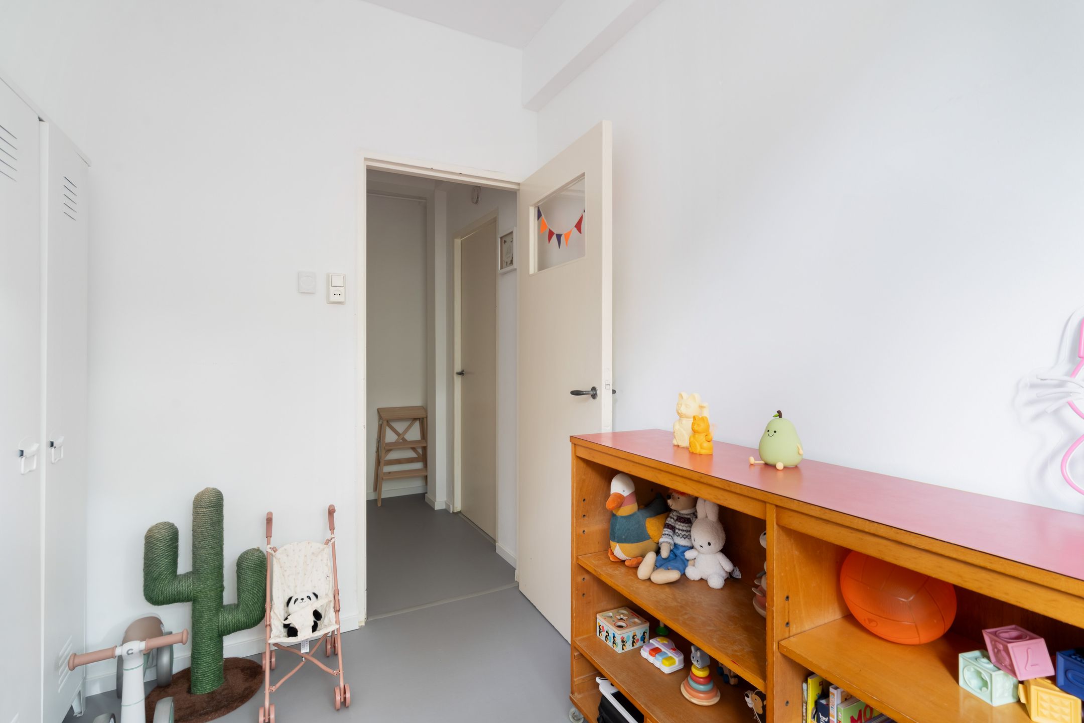 Photo 33 of Van der Horststraat 11-F