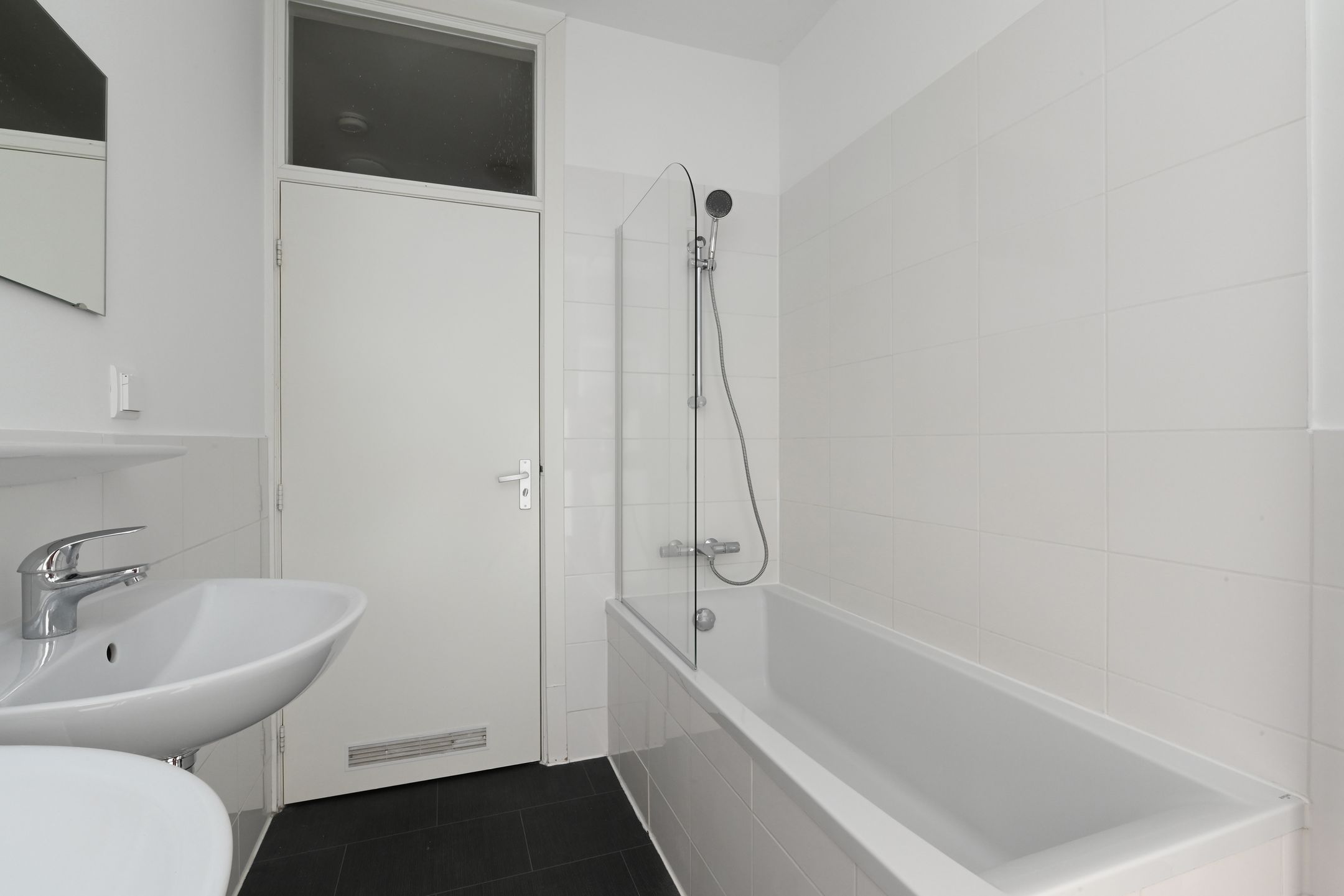 Photo 15 of Loosdrechtsestraat 18