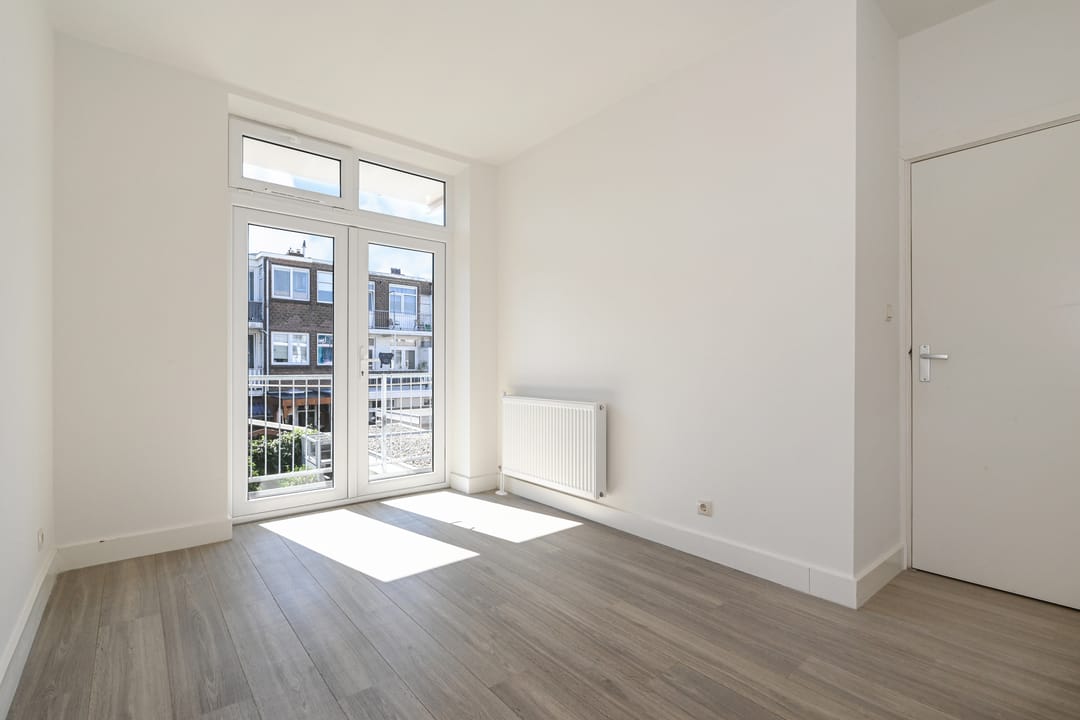 Photo 8 of Loosdrechtsestraat 18