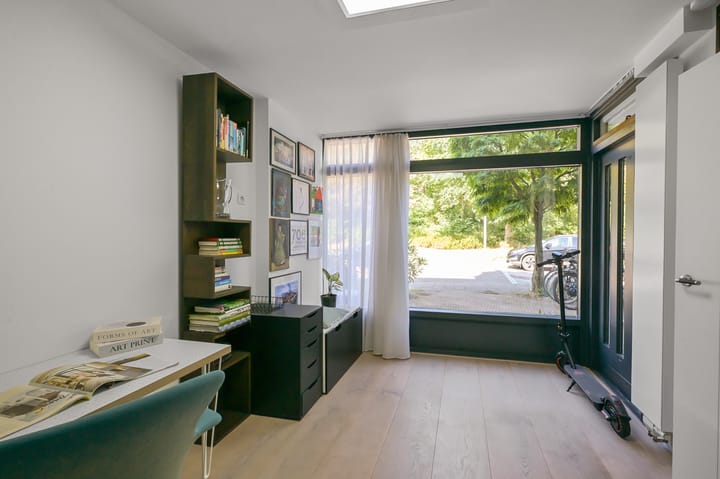 Tussenwoning te koop: Roosmarijnhof 9, Duivendrecht