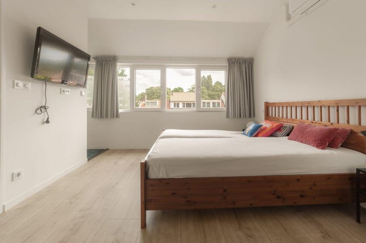 Hoekwoning te huur: Carel Fabritiuslaan 60, Amstelveen