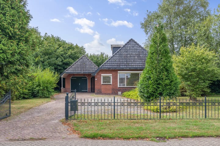 Vrijstaande woning te koop: Zandlaan 15, Nieuw-Amsterdam