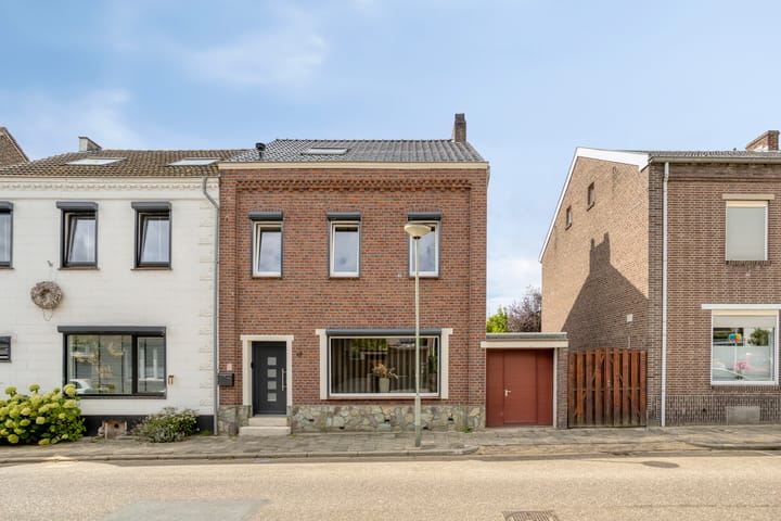 Twee-onder-één-kap te koop: Veeweg 17, Landgraaf