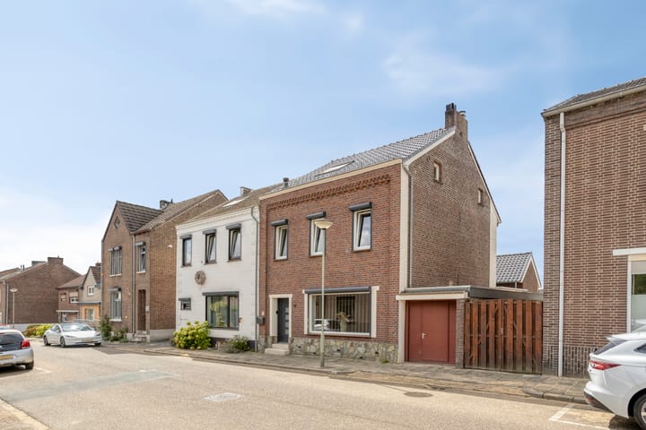 Twee-onder-één-kap te koop: Veeweg 17, Landgraaf