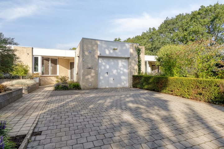 Tussenwoning te koop: Beverlaan 11, Waalre