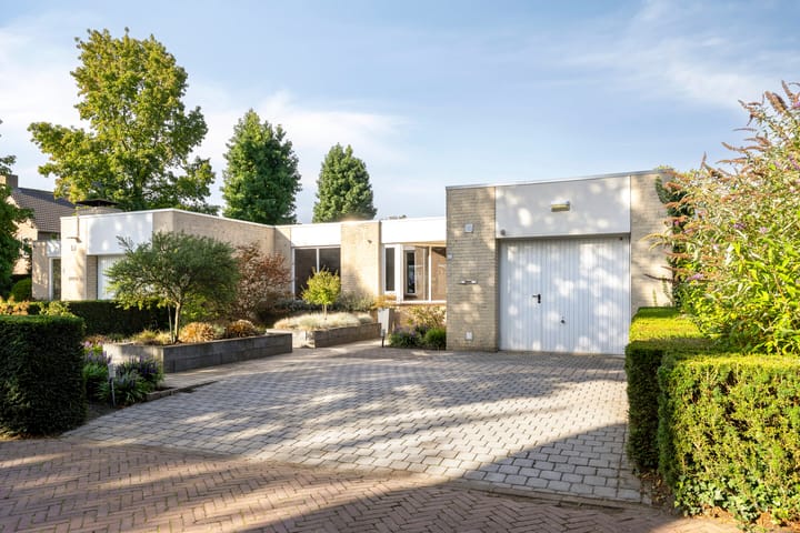 Tussenwoning te koop: Beverlaan 11, Waalre