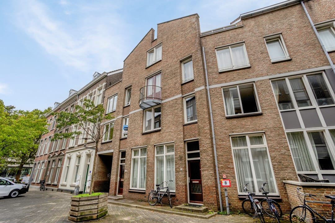 Photo 7 of Sint Teunisstraat 11-B