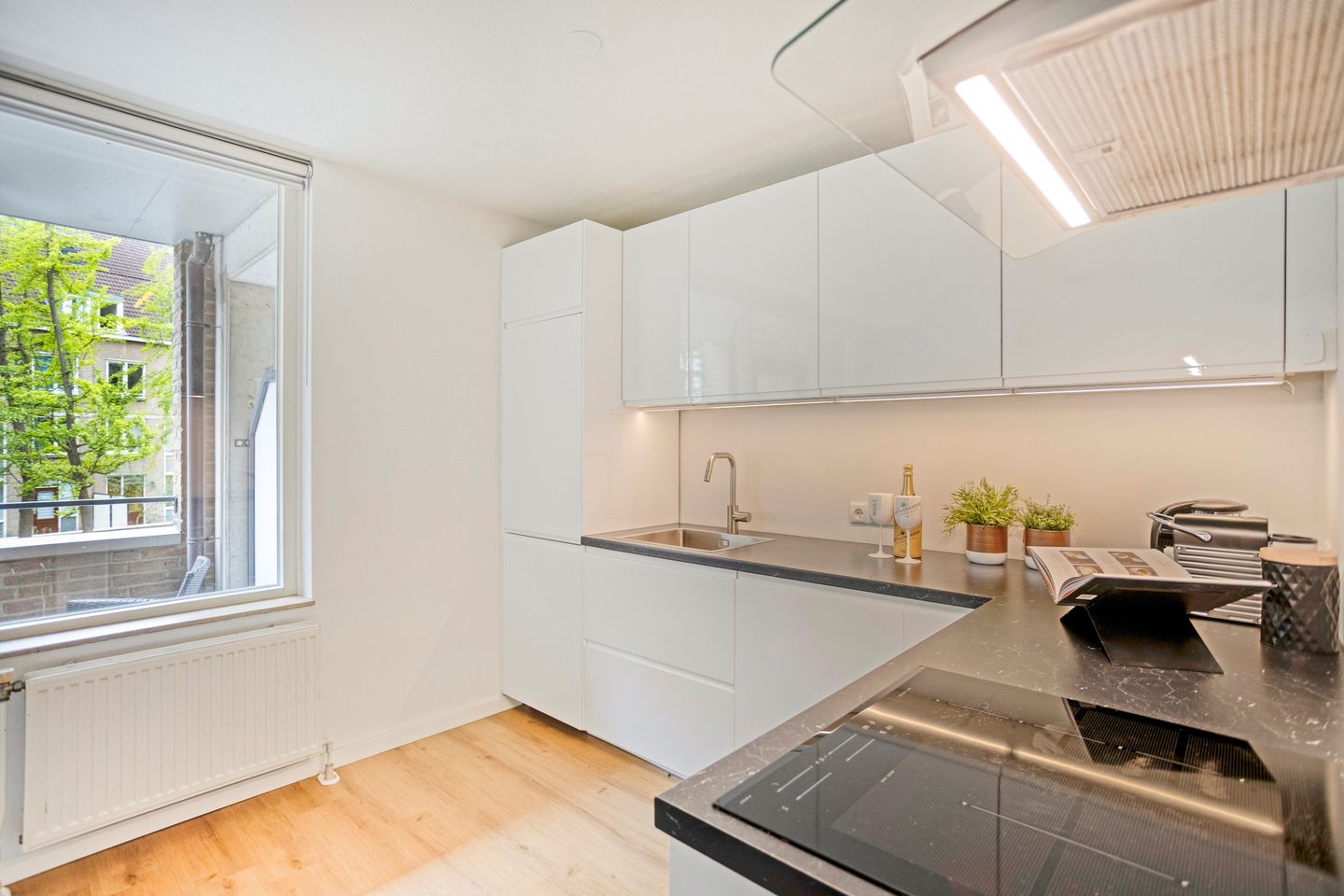 Photo 14 of Sint Teunisstraat 11-B