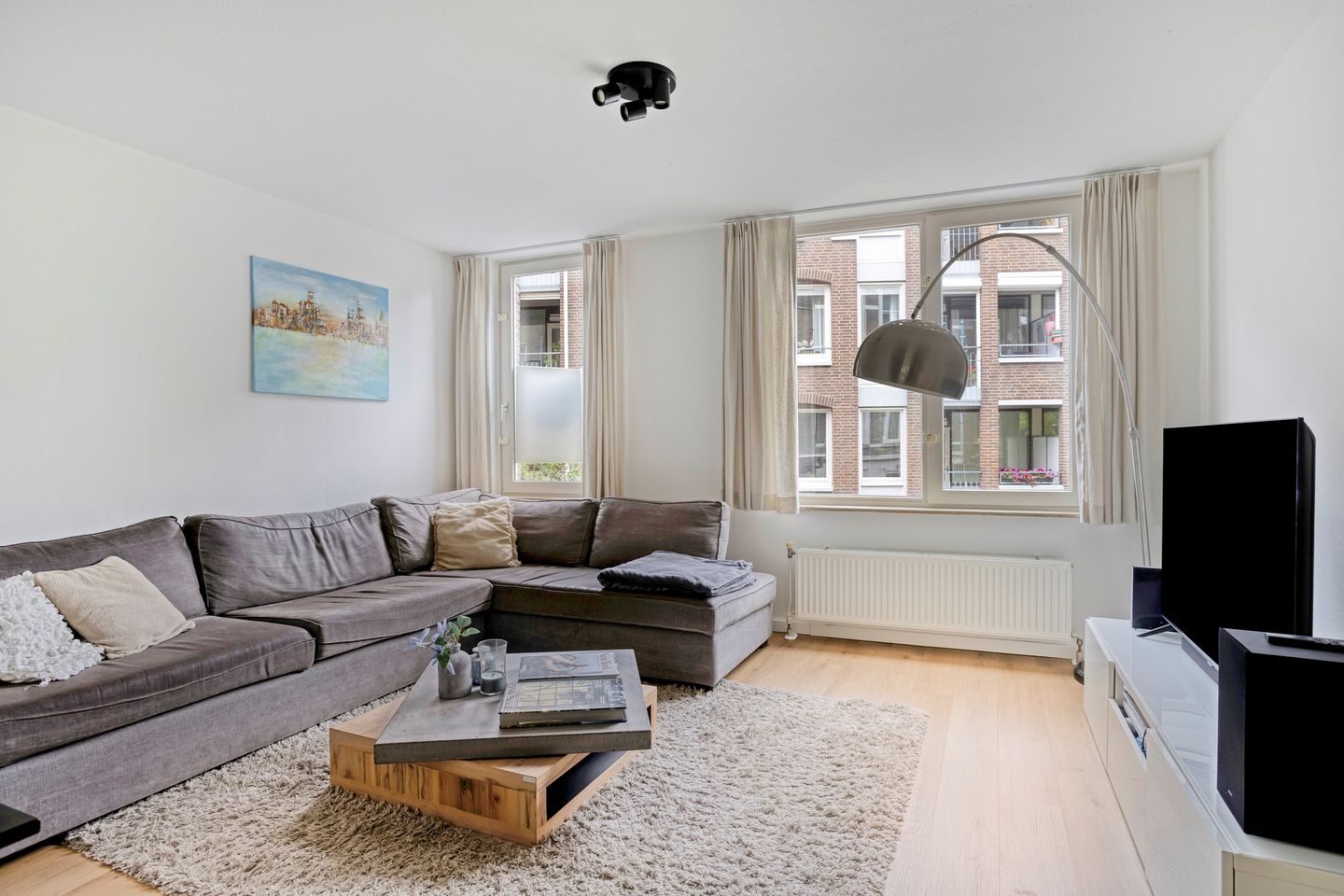 Photo 10 of Sint Teunisstraat 11-B