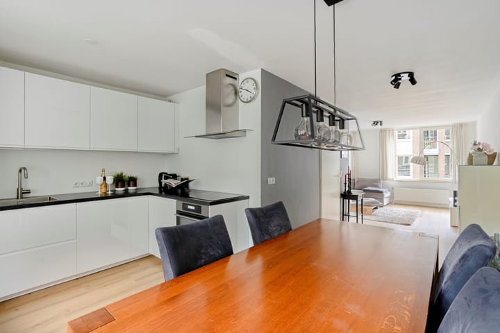 Photo 2 of Sint Teunisstraat 11-B