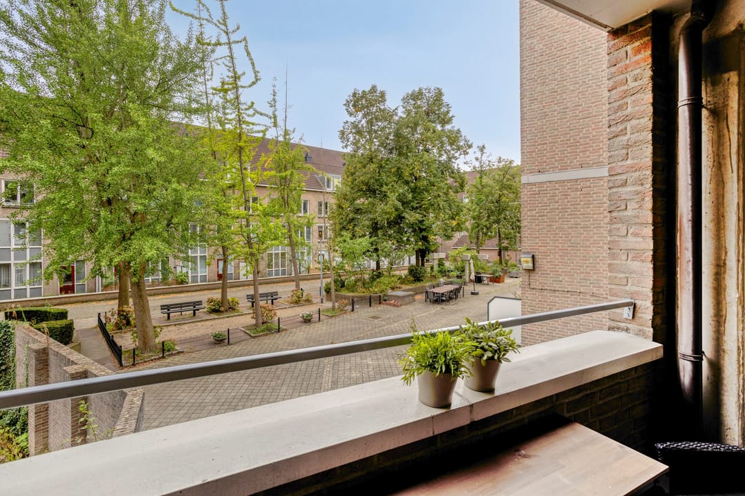 Photo 16 of Sint Teunisstraat 11-B