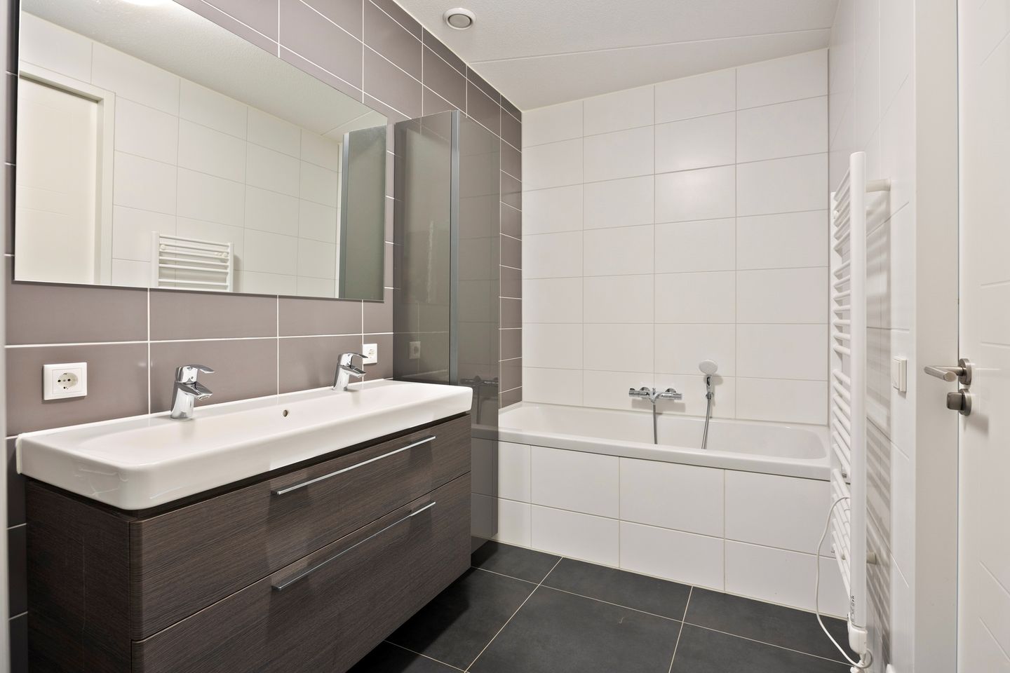 Photo 4 of De Klok 384