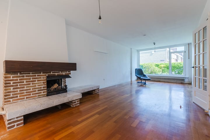 Tussenwoning te koop: Willem Buyslaan 4, Haarlem