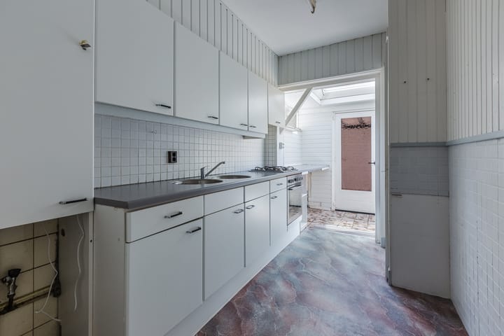 Tussenwoning te koop: Willem Buyslaan 4, Haarlem