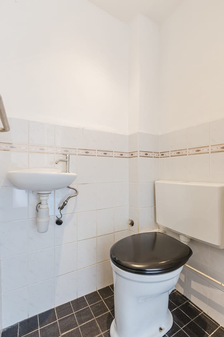 Tussenwoning te koop: Willem Buyslaan 4, Haarlem