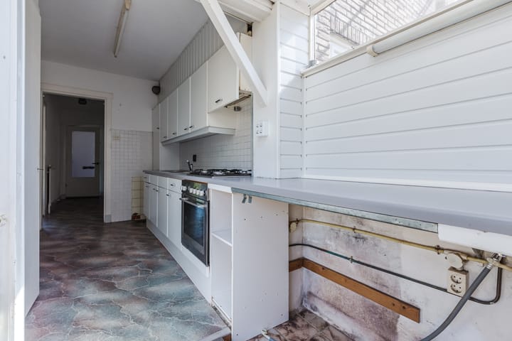 Tussenwoning te koop: Willem Buyslaan 4, Haarlem