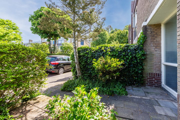 Tussenwoning te koop: Willem Buyslaan 4, Haarlem