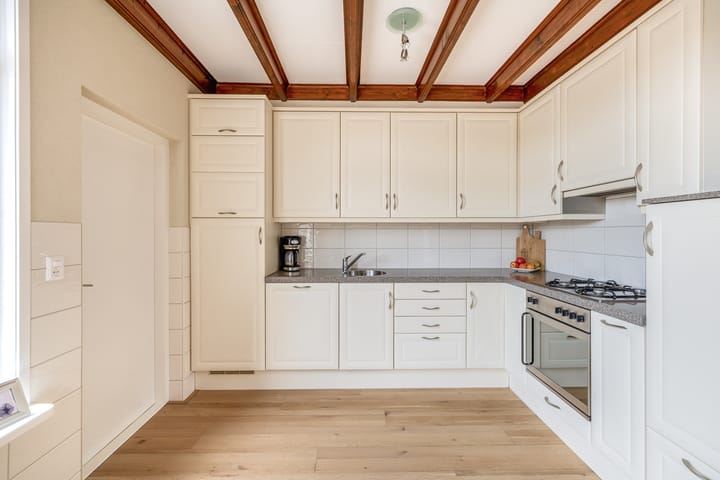 Twee-onder-één-kap te koop: Zonhof 26, Oude-Tonge