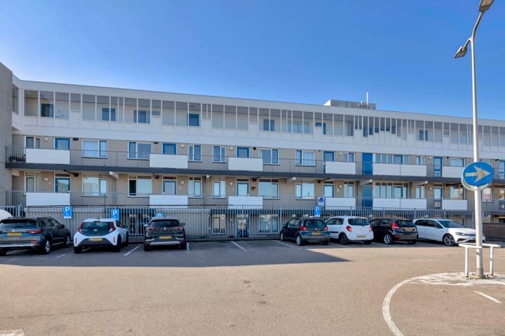 Appartement te koop: Van Boetzelaerstraat 37, Alphen Aan Den Rijn