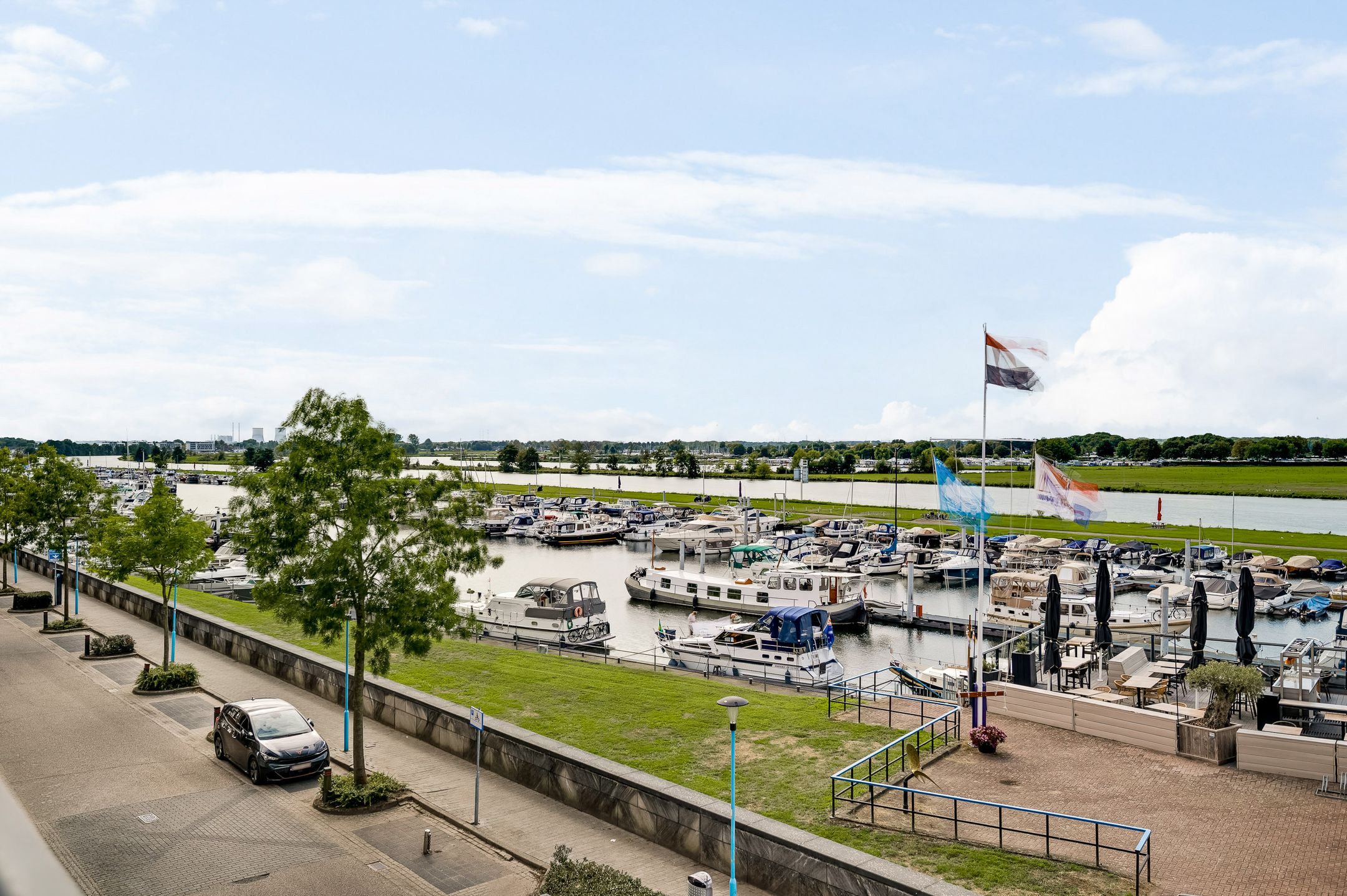Photo 3 of Maasboulevard 11