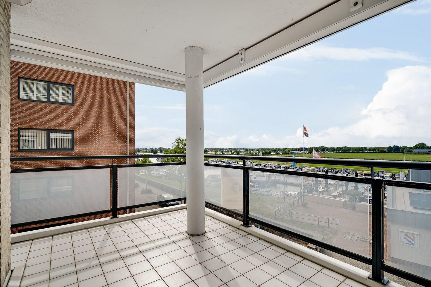 Photo 20 of Maasboulevard 11