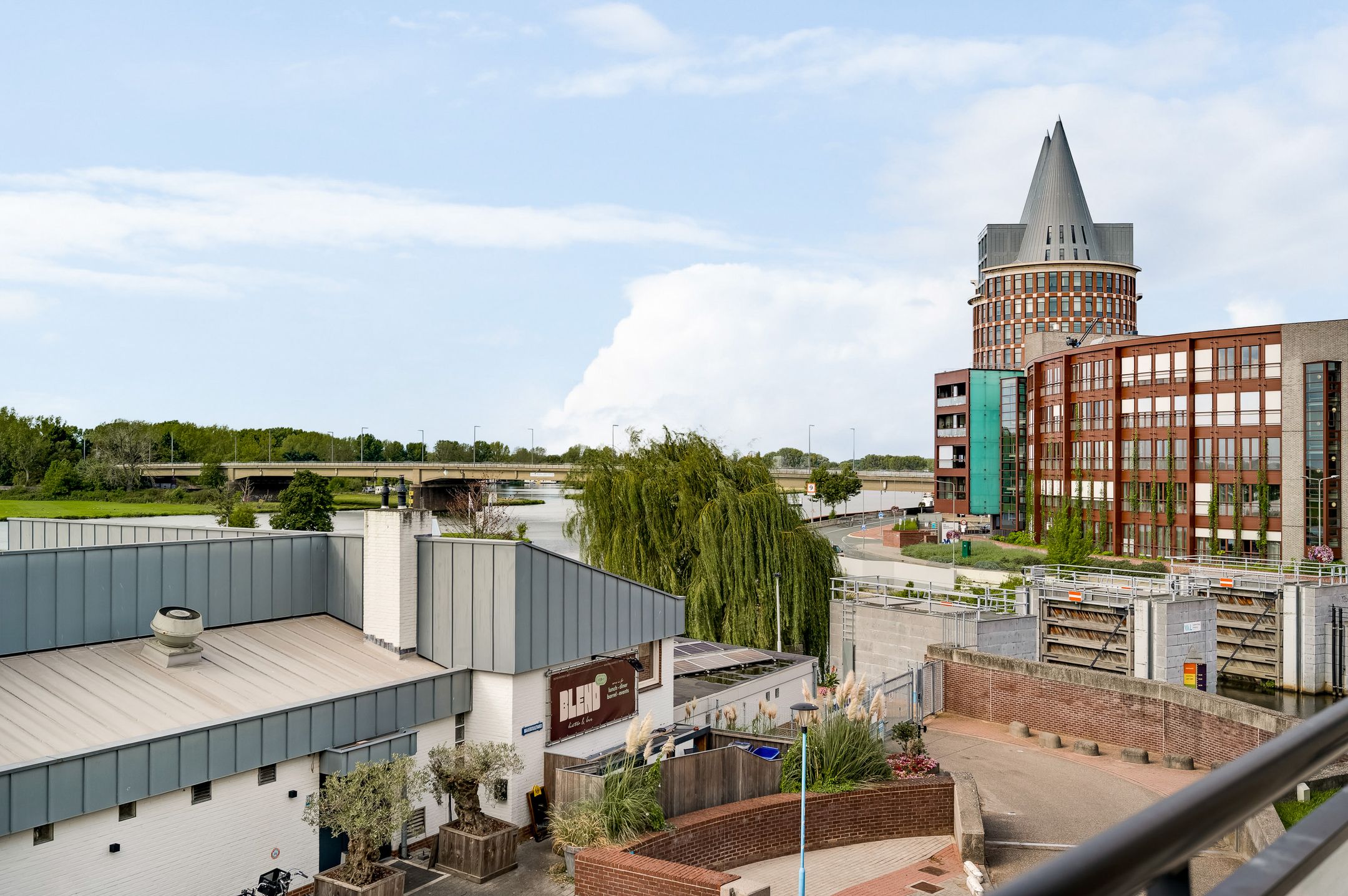 Photo 30 of Maasboulevard 11