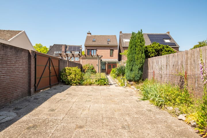 Vrijstaande woning te koop: Norbertijnenstraat 11, Geleen
