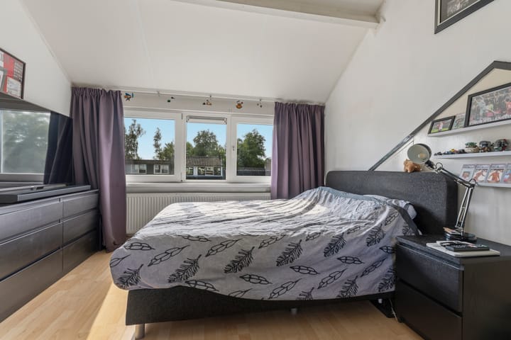 Tussenwoning te koop: Catharina van Rennesplein 12, Dieren