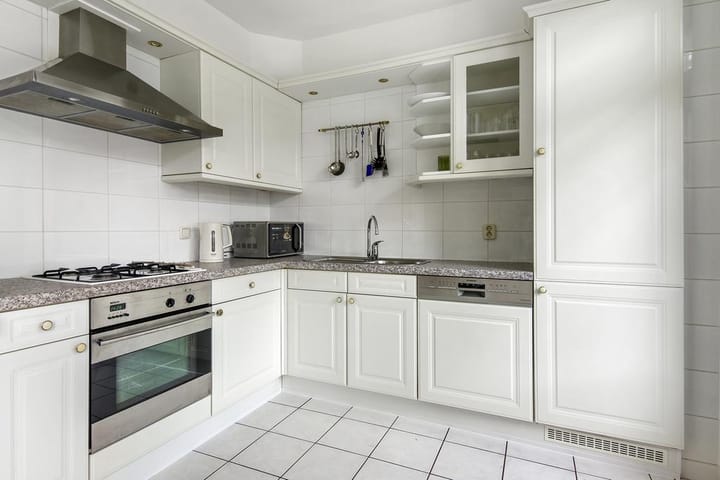 Tussenwoning te huur: Maarten Lutherweg 198, Amstelveen