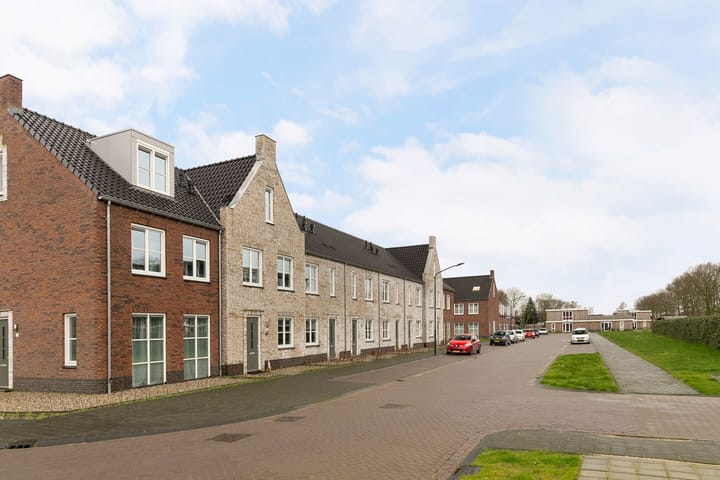 Foto 2 van Pruimelaar 22