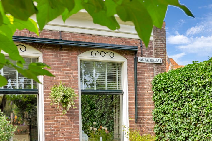 Hoekwoning te koop: Bas Backerlaan 11, Elburg