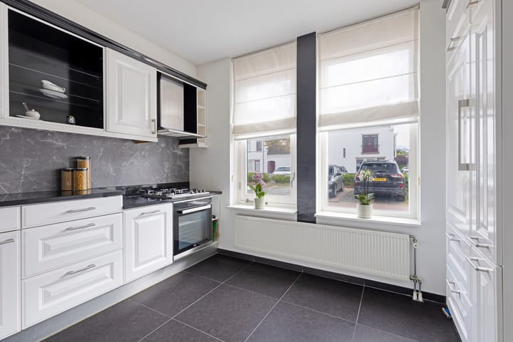 Tussenwoning te koop: De Ster 27, Wouw
