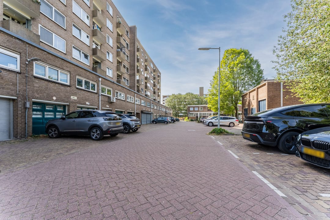 Photo 23 of Burgemeester Röellstraat 22-1