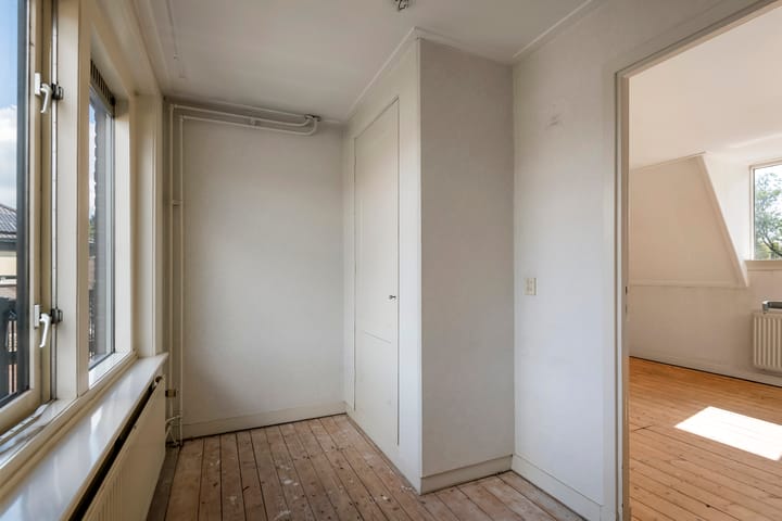 Tussenwoning te koop: Burgemeester Meslaan 2, Tiel