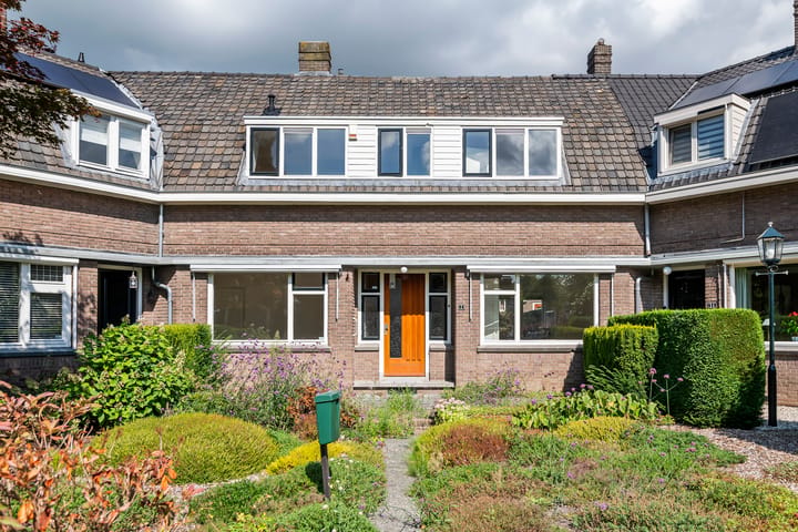 Tussenwoning te koop: Burgemeester Meslaan 2, Tiel