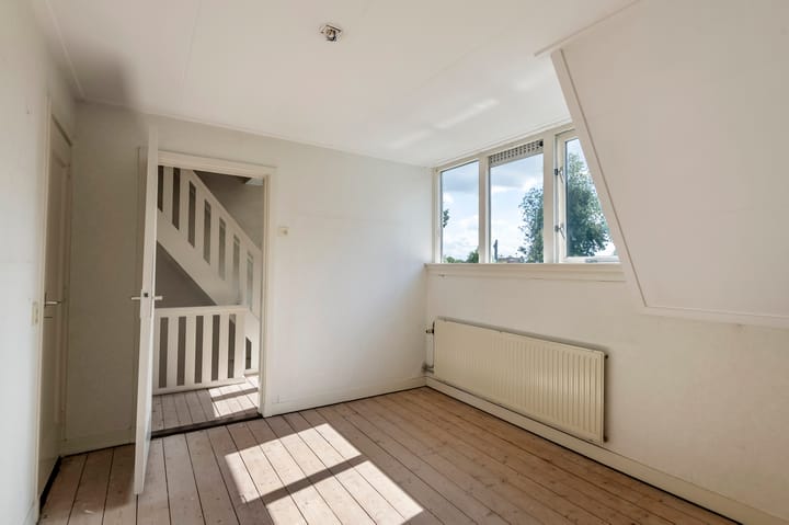 Tussenwoning te koop: Burgemeester Meslaan 2, Tiel