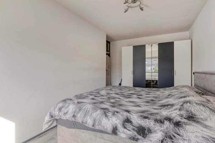 Tussenwoning te koop: Zilvermosstraat 85, Almere