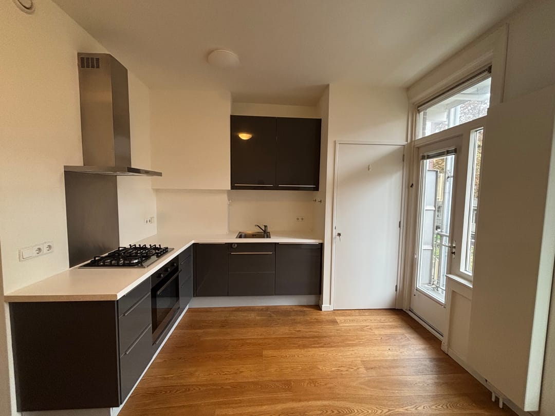 Photo 2 of Ruysdaelstraat 53-2