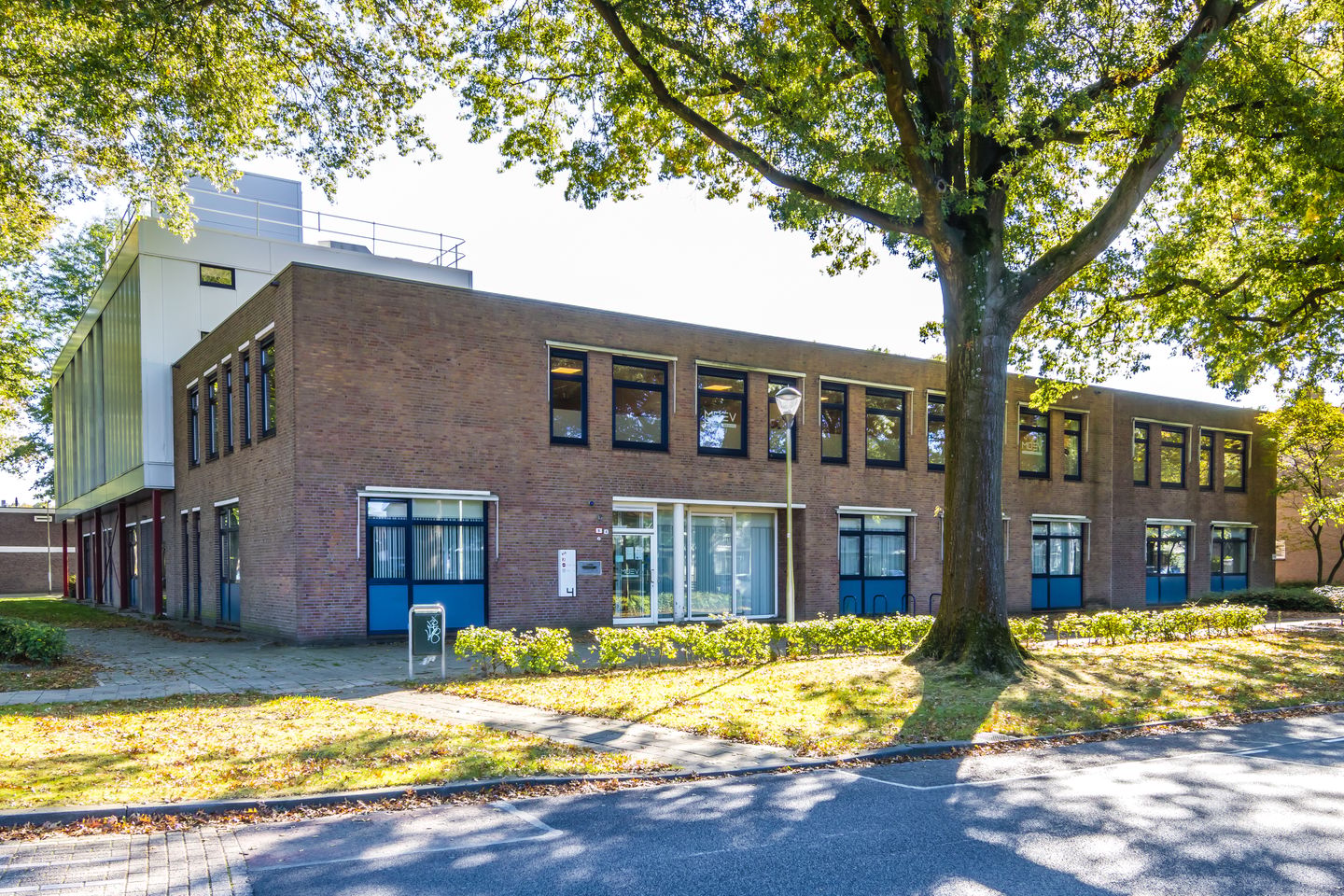 Bekijk foto 2 van Statenlaan 4