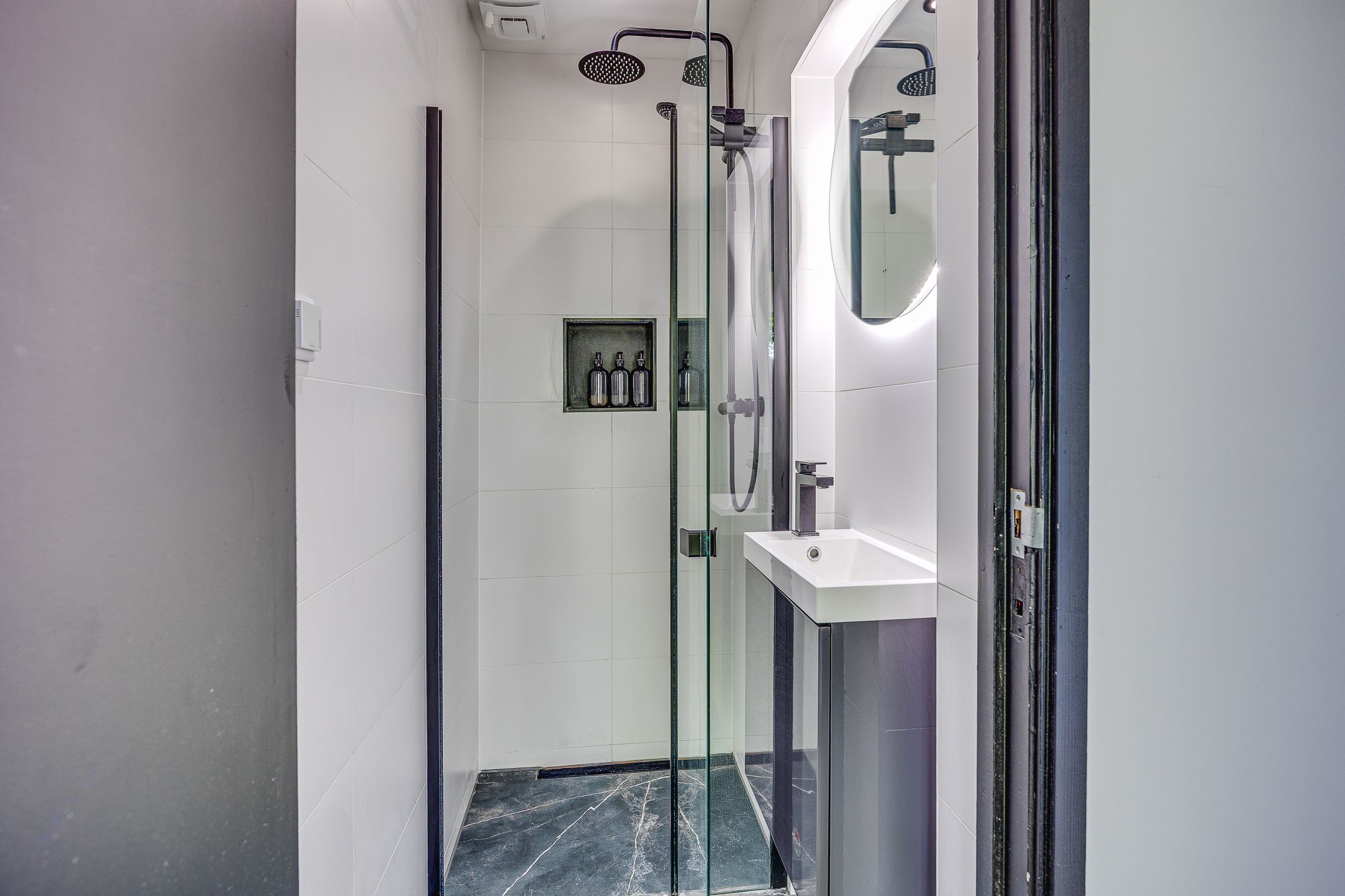 Photo 21 of Anthonie Fokkerstraat 52