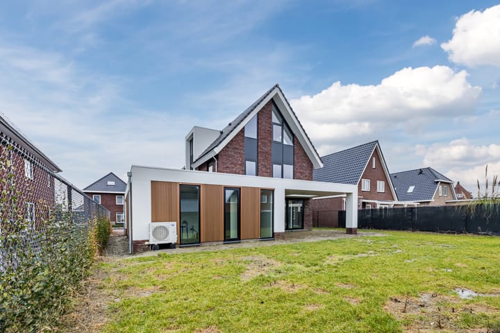 Vrijstaande woning te koop: Amerlaan 38, Fijnaart