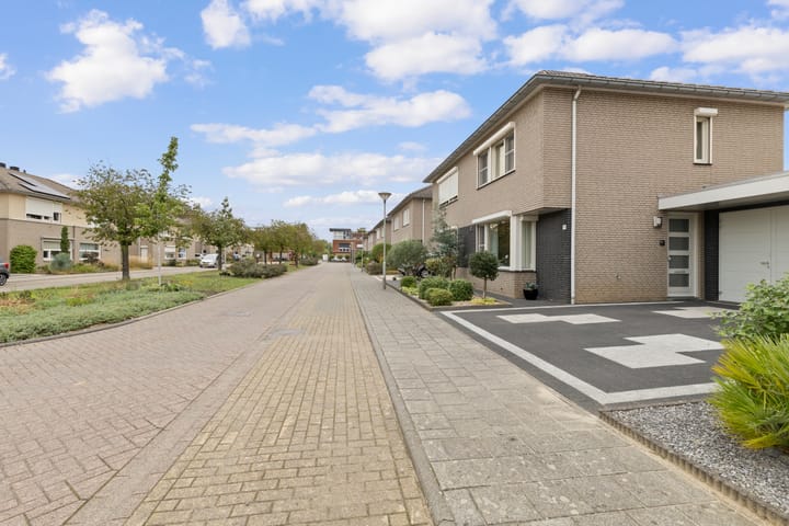 Photo 5 of Hoornbloem 19