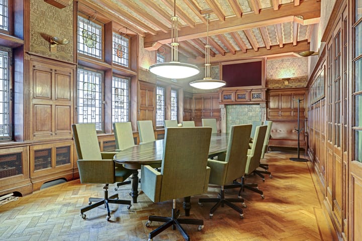 Nieuwezijds Voorburgwal 104