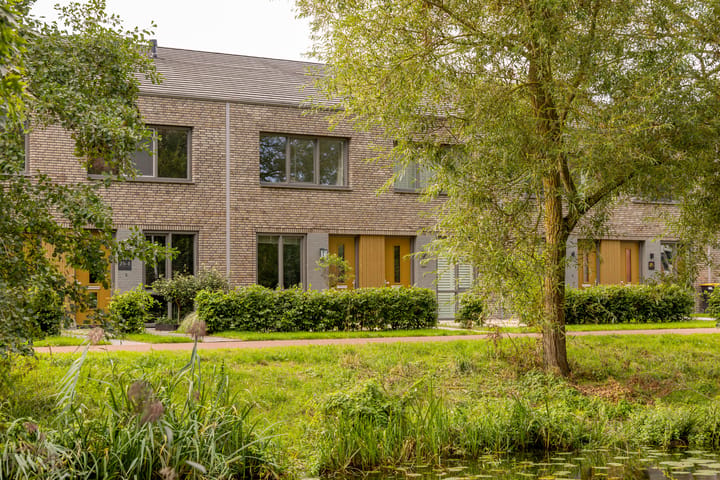 Tussenwoning te koop: Satellietenlaan 25D, Hoogeveen