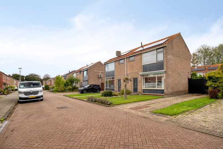 Twee-onder-één-kap te koop: Talmastraat 90, Veendam