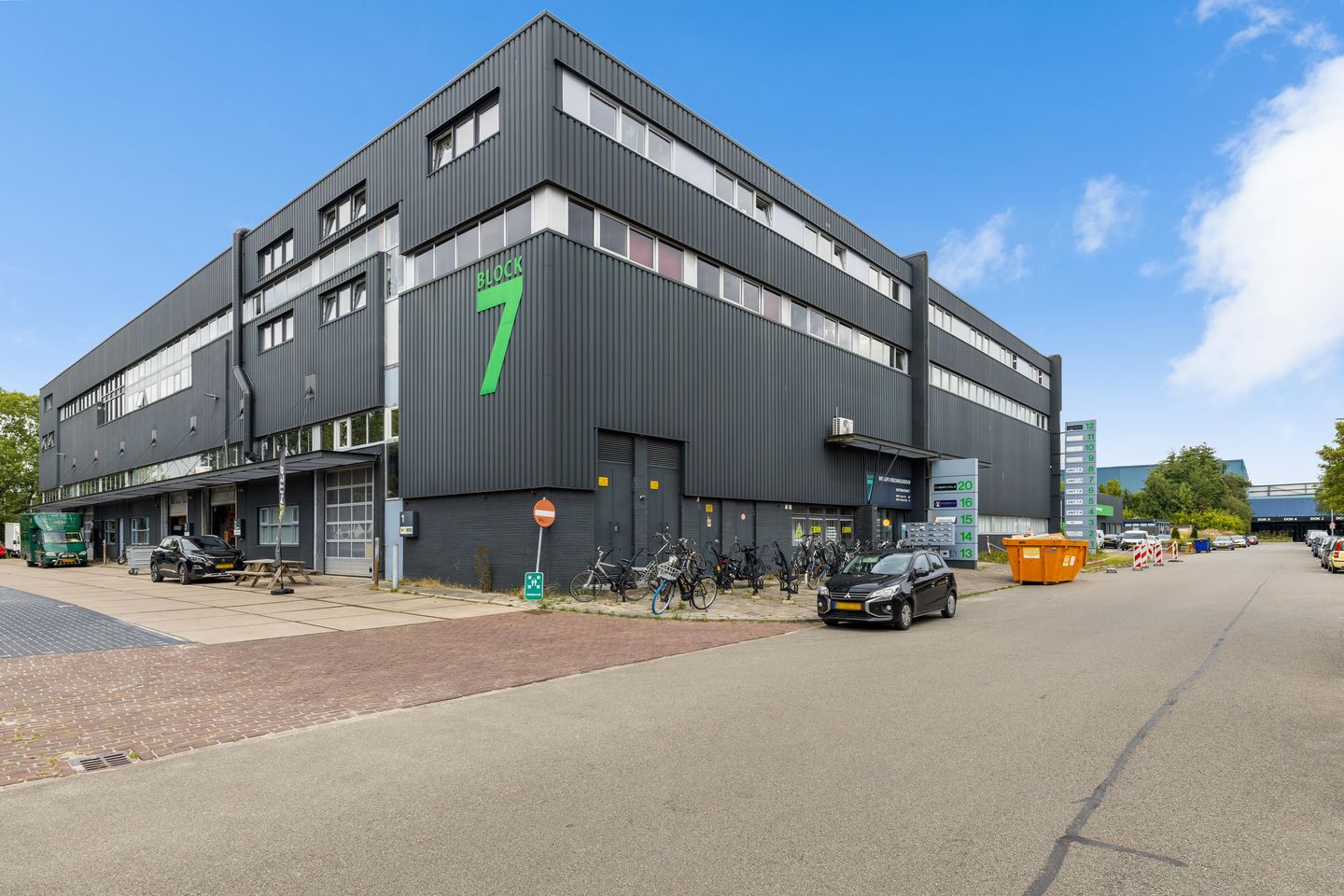 Bekijk foto 3 van Neutronstraat 7-14