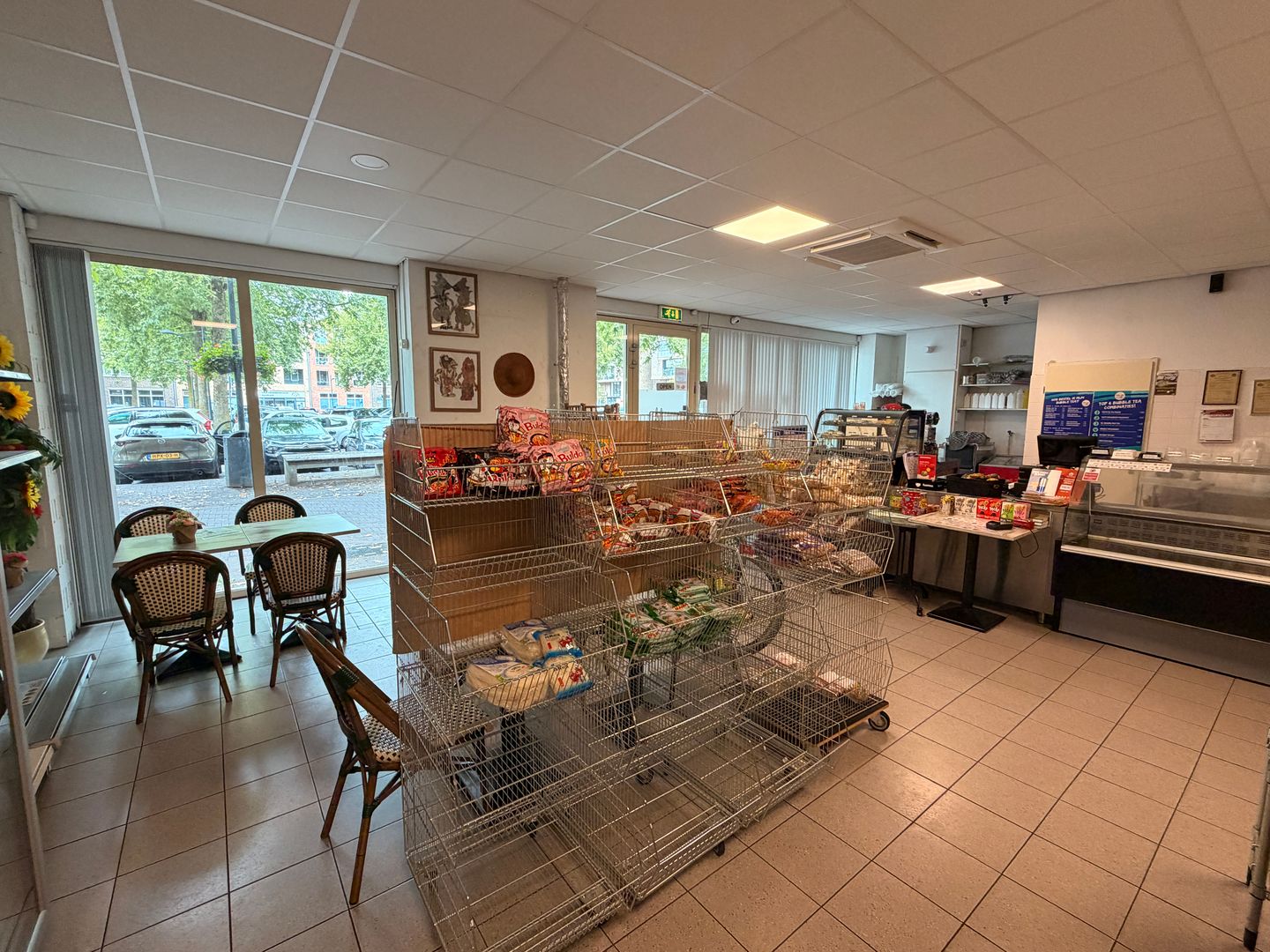 Bekijk foto 4 van Almkerkplein 50