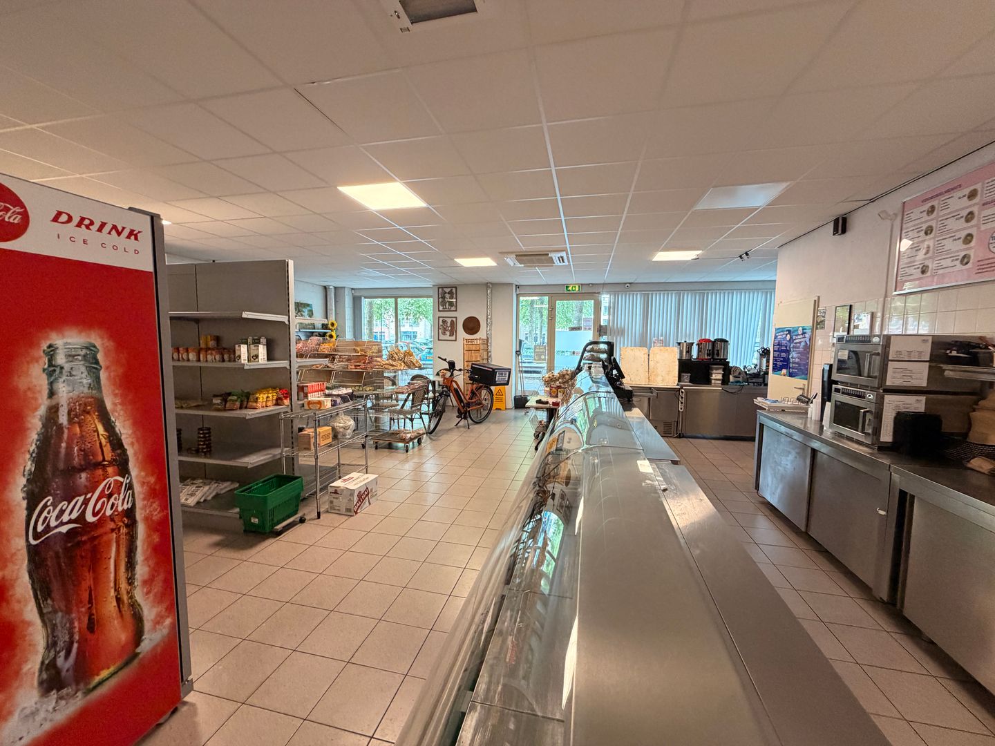 Bekijk foto 5 van Almkerkplein 50