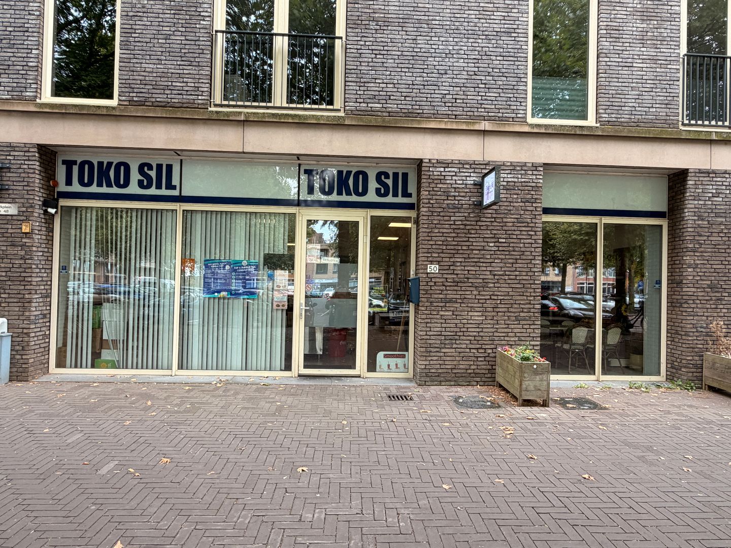 Bekijk foto 3 van Almkerkplein 50