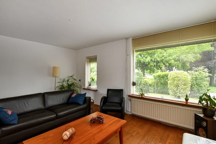 Twee-onder-één-kap te koop: Tollekamp 71, Elst (Ge)